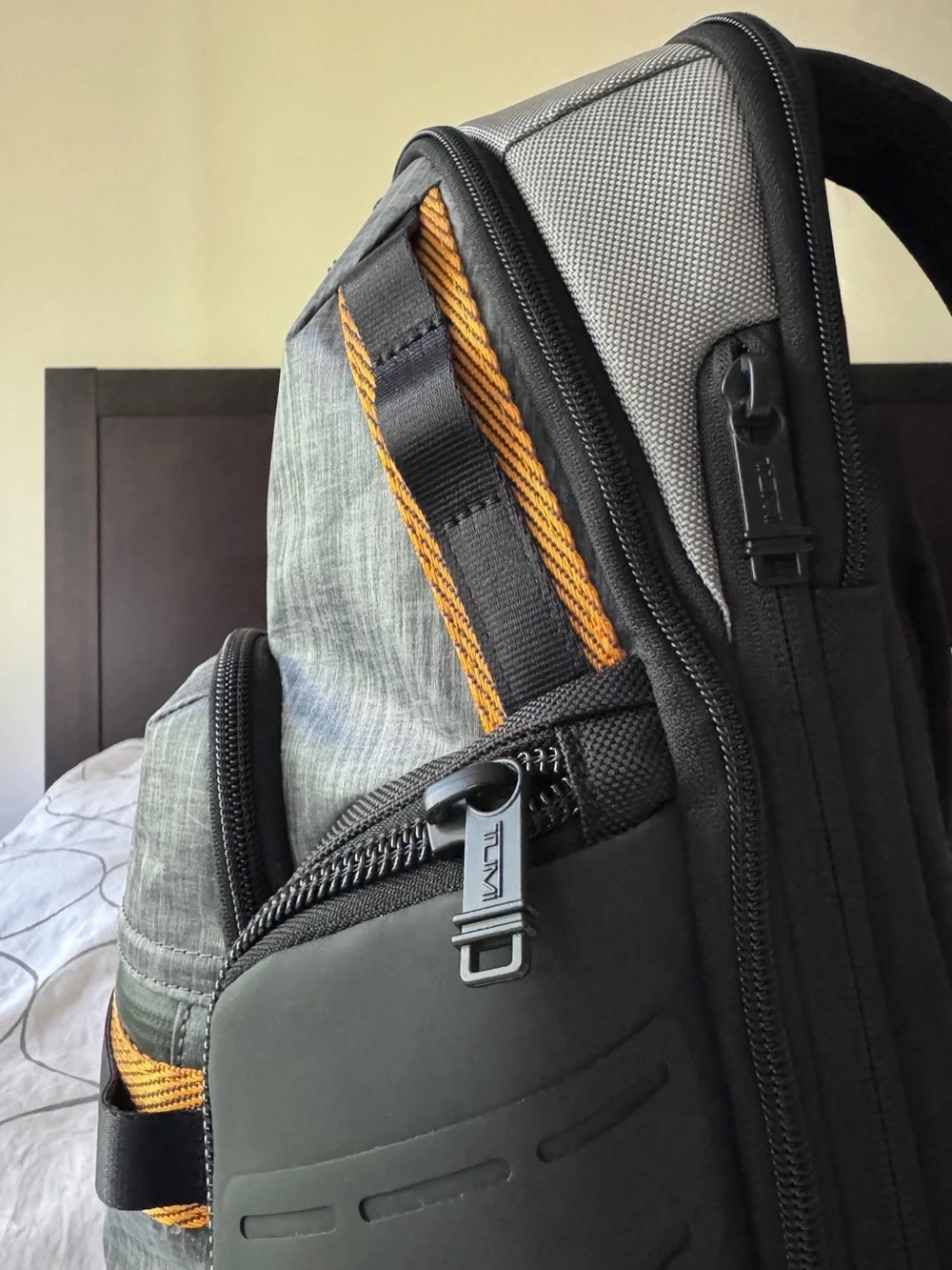 Tumi authentic alpha